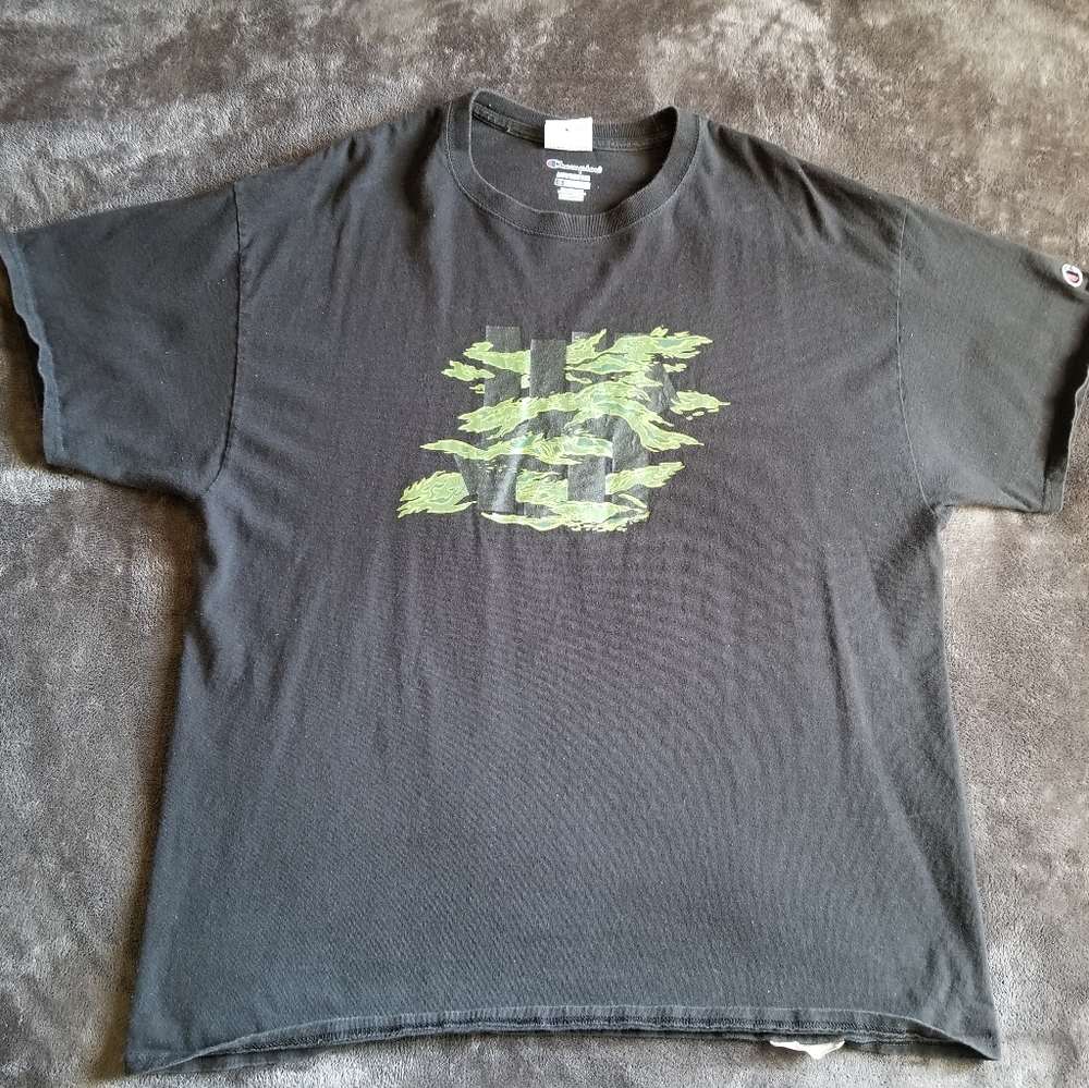 Undefeated x Champion XL Tshirt
